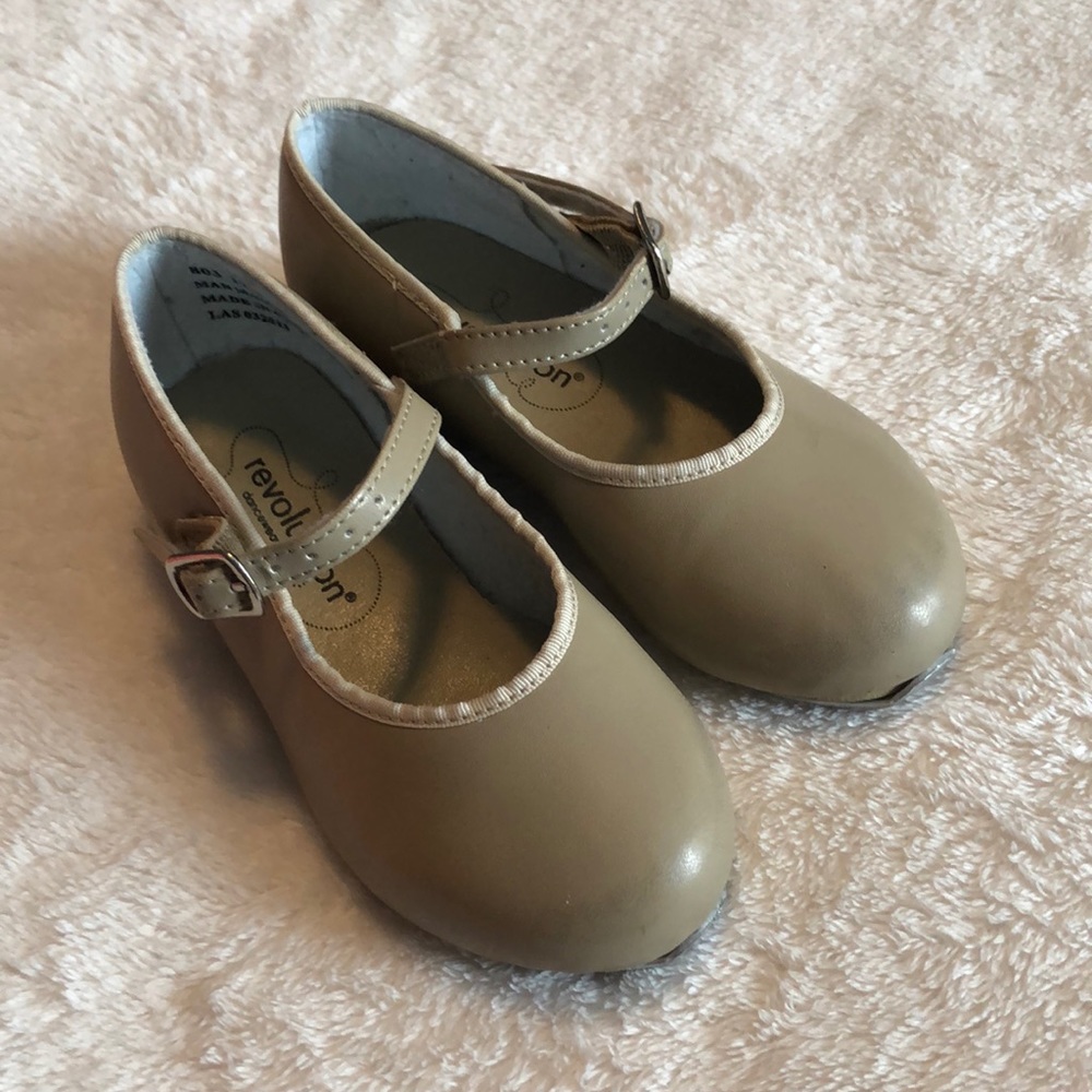 Girls tap shoes
